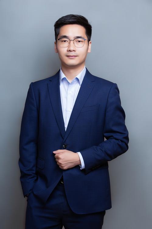 杨华 联合创始人 & 首席运营官
